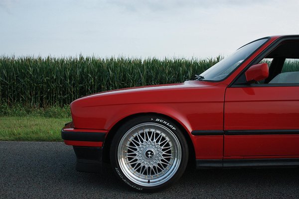 Maximizing Fuel Efficiency: Effective Strategies to Enhance Your Car"s Aerodynamics for UK Highway Driving